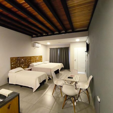 Los Lirios Apart & Suite Puerto Iguazú Kültér fotó
